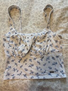 Hollister Women’s Blue Floral Sleeveless Crop Top